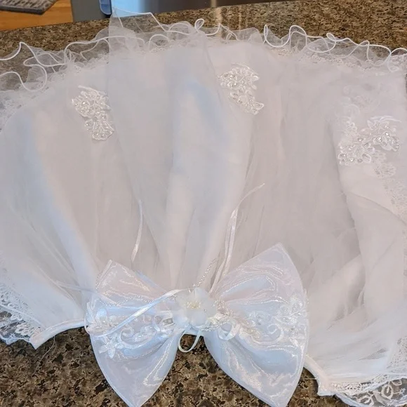 Girls Beautiful Veil White Tulle Satin Ruffles Layers Sequins Pears Applique Bow - Picture 1 of 4